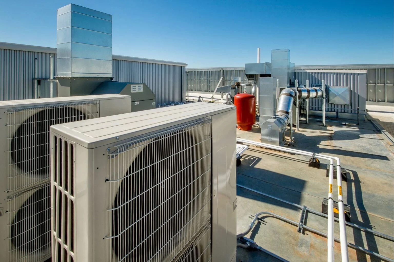HVAC Replacement technician at work in Roswell, GA